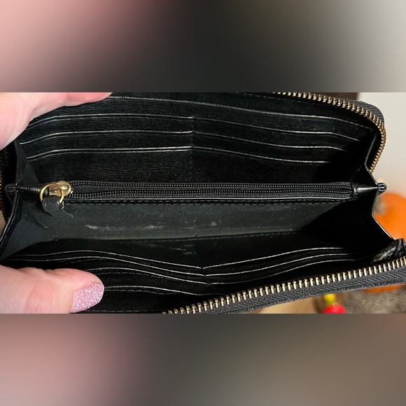 Fossil Suede Wallet - Picture 4 of 5